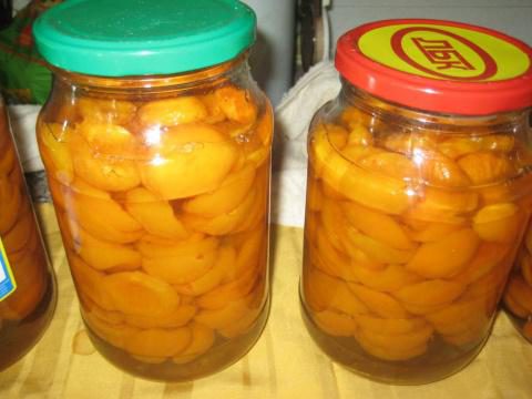 Заготовки абрикосов  (половинками)