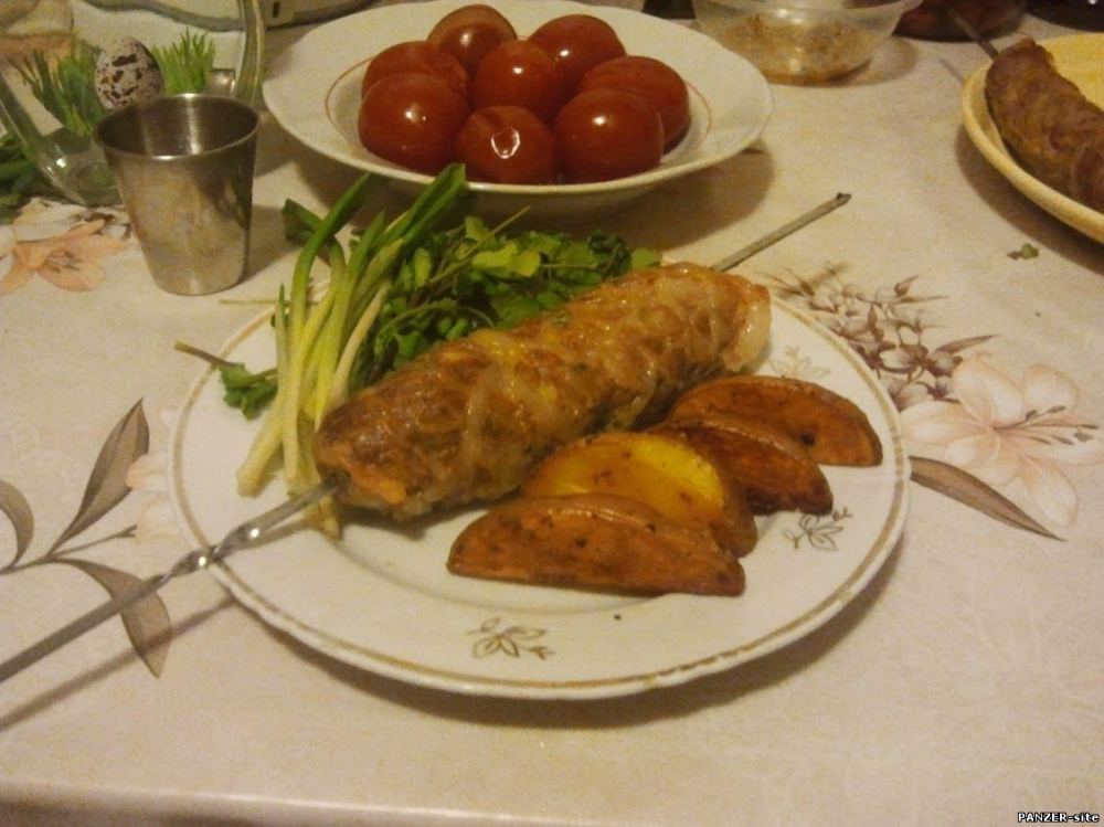 люля кебаб в сетке рецепт в духовке. 3186 5460 1499426437 9. люля кебаб в сетке рецепт в духовке фото. люля кебаб в сетке рецепт в духовке-3186 5460 1499426437 9. картинка люля кебаб в сетке рецепт в духовке. картинка 3186 5460 1499426437 9. Люля-кебаб – это моё наилюбимейшее блюдо. Но в последнее время никак было не выбраться на природу. И вот, наконец, случай такой представился.. Подготовил мясо и …после обеда пошёл густой снег, совсем некстати, и пришлось делать кебаб в духовке. Всё равно было очень, очень вкусно!