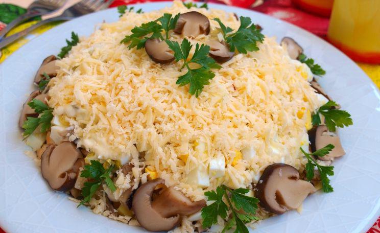Рецепт салата с шампиньонами и курицей с Рецепт салата с шампиньонами и курицей с