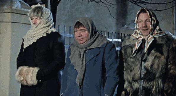 в каком городе оказались сбежавшие джентльмены удачи. 4323 7437 1499430144 22. в каком городе оказались сбежавшие джентльмены удачи фото. в каком городе оказались сбежавшие джентльмены удачи-4323 7437 1499430144 22. картинка в каком городе оказались сбежавшие джентльмены удачи. картинка 4323 7437 1499430144 22. В 1971 году комедия не особо известного режиссера Александра Серого и помогавшего ему прославленного Георгия Данелия побила все мыслимые рекорды: ее посмотрели 65 миллионов советских граждан. Несмотря на то, что билеты продавались спекулянтами с рук по 3 рубля вместо положенных 20 копеек. В будущем станет известно, что фильм займет 12-е место по посещаемости среди всех лент советского кинематографа.