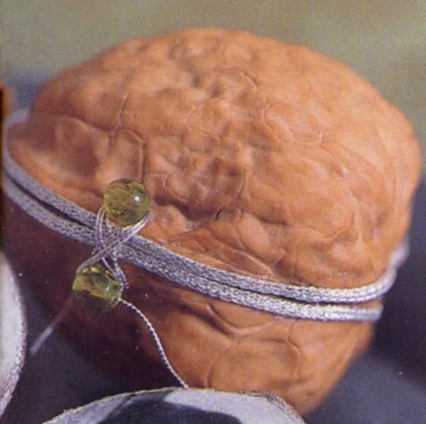 в чем подарить орехи. 5271 2703 1499432578 14. в чем подарить орехи фото. в чем подарить орехи-5271 2703 1499432578 14. картинка в чем подарить орехи. картинка 5271 2703 1499432578 14. Орехи и сухофрукты — не только вкусное лакомство, которое любят и взрослые, и дети, но и прекрасный подарок. Ассорти из даров природы — красивый и вкусный презент, который можно вручить и близким, и знакомым. Этот вкусный сюрприз принесет большую пользу для здоровья, ведь сушеные плоды — сладости с большим количеством витаминов, клетчатки, полезных веществ. Подарочный набор из этих ингредиентов можно купить, а можно сделать самостоятельно. в чем подарить орехи. 5271 2703 1499432578 14. в чем подарить орехи фото. в чем подарить орехи-5271 2703 1499432578 14. картинка в чем подарить орехи. картинка 5271 2703 1499432578 14. Орехи и сухофрукты — не только вкусное лакомство, которое любят и взрослые, и дети, но и прекрасный подарок. Ассорти из даров природы — красивый и вкусный презент, который можно вручить и близким, и знакомым. Этот вкусный сюрприз принесет большую пользу для здоровья, ведь сушеные плоды — сладости с большим количеством витаминов, клетчатки, полезных веществ. Подарочный набор из этих ингредиентов можно купить, а можно сделать самостоятельно.