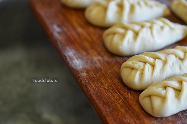 курзе это чье блюдо. 7502 3914 1564442293 12. курзе это чье блюдо фото. курзе это чье блюдо-7502 3914 1564442293 12. картинка курзе это чье блюдо. картинка 7502 3914 1564442293 12. Курзе – это дагестанское национальное блюдо, похожее на наши пельмени. Но, как видите, форма совершенно другая, и фарш разительно отличается. Фантастически вкусные штучки, эти курзе. Можно только позавидовать дагестанским мужчинам, что такое блюдо для них готовят с самого детства.