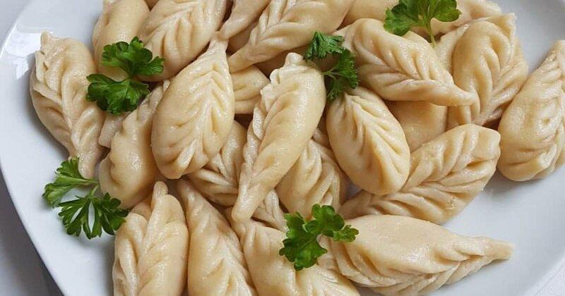 курзе это чье блюдо. 7502 5833 1564442293 0. курзе это чье блюдо фото. курзе это чье блюдо-7502 5833 1564442293 0. картинка курзе это чье блюдо. картинка 7502 5833 1564442293 0. Курзе – это дагестанское национальное блюдо, похожее на наши пельмени. Но, как видите, форма совершенно другая, и фарш разительно отличается. Фантастически вкусные штучки, эти курзе. Можно только позавидовать дагестанским мужчинам, что такое блюдо для них готовят с самого детства.