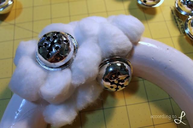 Ватные шарики в праздничном Новогоднем интерьере (19) (640x426, 132Kb)