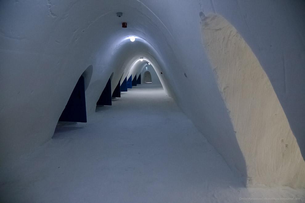 Снежный замок в Лапландии