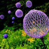Нарядные шары-цветы из москитной сетки