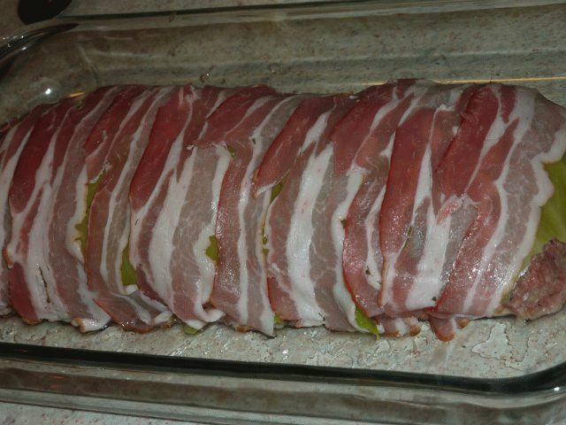 Карбонад свиной запеченный. Карбонат запеченный. Карбонат запеченный в духовке. Карбонат запеченный в фольге в духовке куском. Рулет из карбоната свинины.