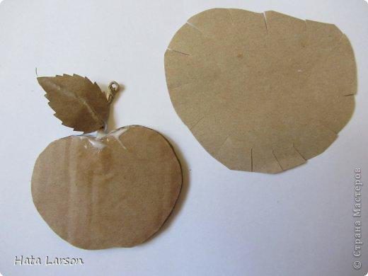 Сувениры - магнитики ЯБЛОЧКИ из картона и прищепок (3) (520x390, 65Kb)