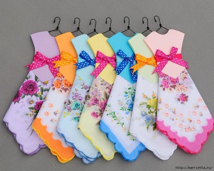 Винтажные открытки с дамами в юбках из носовых платков (7) (700x560, 322Kb)