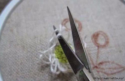 Объемная вышивка. Ромашки, одуванчики, хризантемы и мимоза (4) (500x325, 68Kb)