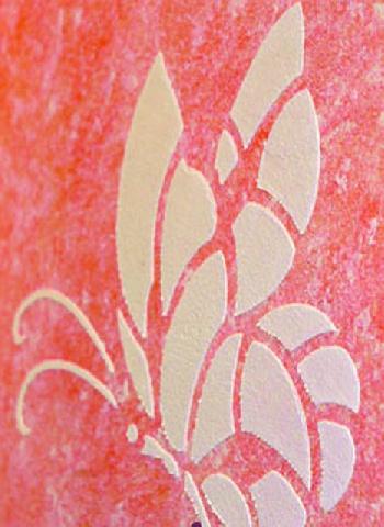 Неповторимый дизайн стен с помощью трафаретов.