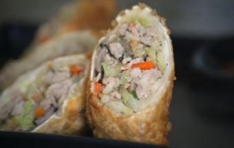 Горячие закусочные рулеты из лаваша &ndash; необычное и очень вкусное праздничное угощение к 8 марта. 