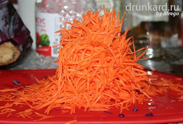 Marinovannaja krasnokochannaja kapusta s morkov'ju i chesnokom