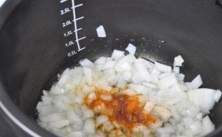 Кабачки с овощами и рисом в мультиварке.