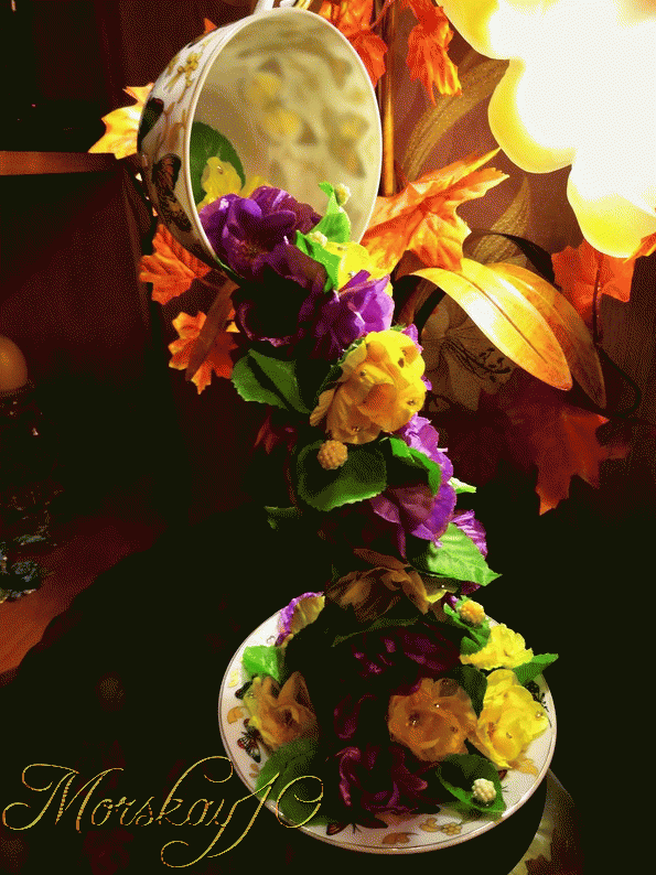 Парящая чашка с цветами