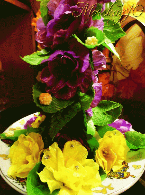 Парящая чашка с цветами