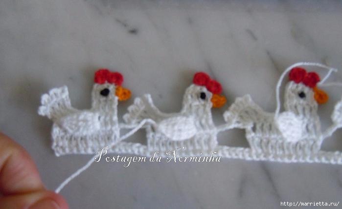 Петушки на полотенце и салфетках. Обвязка крючком (11) (700x428, 164Kb)