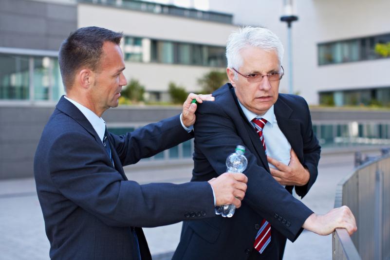 Как правильно оказать помощь при инсульте