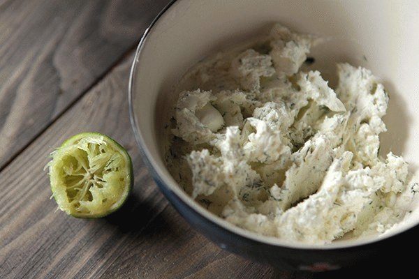 Необычный блинный торт с лососем к масленице