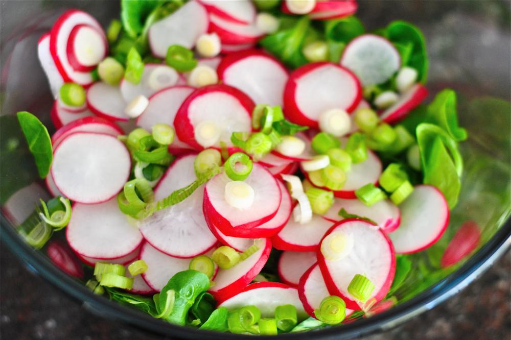Весенние салаты - 10 вкусных рецептов