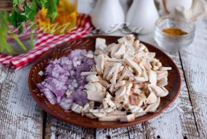 Нарезать лук