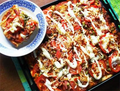 Как приготовить пиццу в духовке с колбасой и сыром
