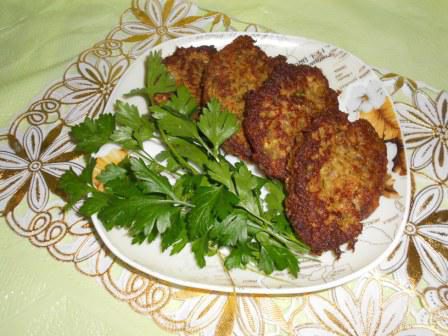 вегетарианские котлеты из зеленой чечевицы