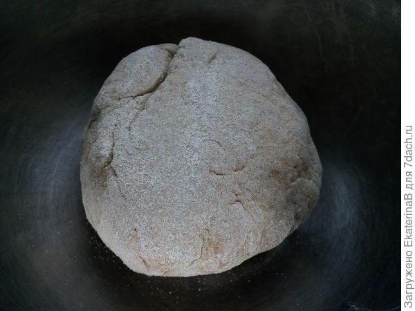 Тесто должно хорошо собраться в шар