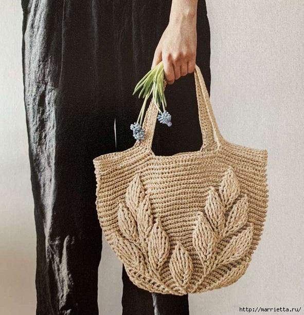 Вязание сумки рельефным узором с листьями
