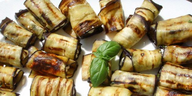 Рулетики из баклажанов с оливками и фетой