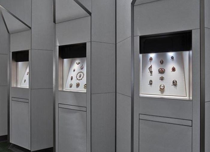 Выставка драгоценностей в Лондоне.