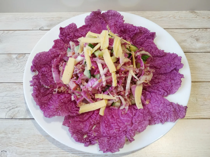 Легкий салат из пурпурной пекинской капусты (без майонеза)