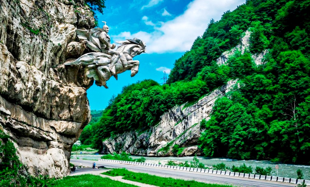 Памятник Уастырджи - самый необычный конный монумент